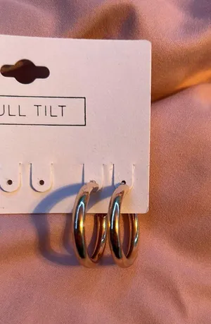 tilly’s gold hoops  thumbnail 1
