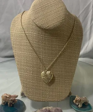 Silver Tone Filigree Hollow Heart Locket Necklace thumbnail 1
