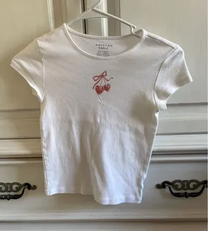 American Eagle Graphic baby Tee thumbnail 1