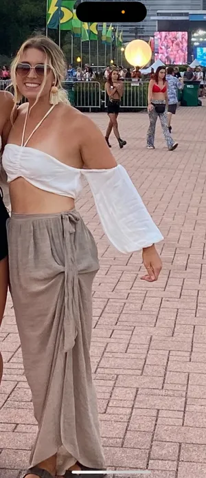 Off the shoulder white cropped top thumbnail 1
