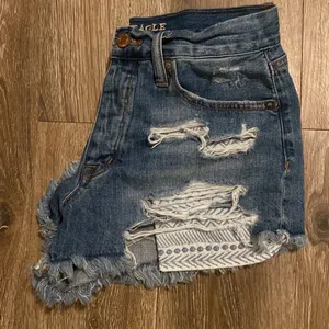 American Eagle Outfitters Hi-Rise Festival Distressed Jean Shorts Size 4 thumbnail 7