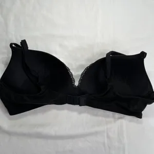 Victorias Secret Plunge Padded Bra Black Lace Trim Size 36B thumbnail 6