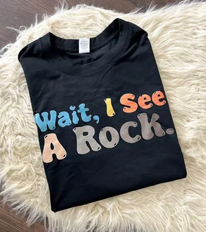 Source Unknown NWOT Black "Wait I see a Rock" Graphic T-shirt Size L thumbnail 1