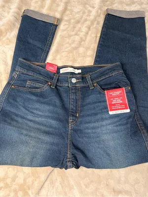 Levi's High-Rise Women's Jeans in Dark Blue Denim thumbnail 3
