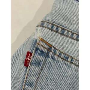 Vintage 1998 Levi's Denim Shorts Size 8 Light Wash High Waisted 550 Relaxed Fit thumbnail 10