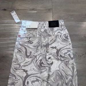 BDG Urban Outfitters High-Rise Baggy Jeans Marble Swirl Pink Rose Size 25‎ NWT thumbnail 4