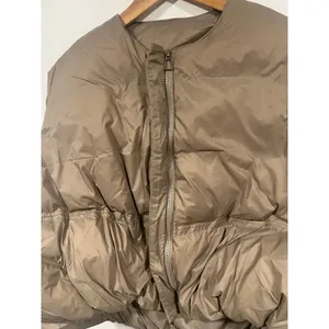 Women’s Taupe Cropped Oversized Puffer Vest Size Medium thumbnail 5