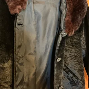 Vintage 60’s velvet jacket with fur collar. Size M thumbnail 3
