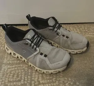 On Cloud Shoes thumbnail 4