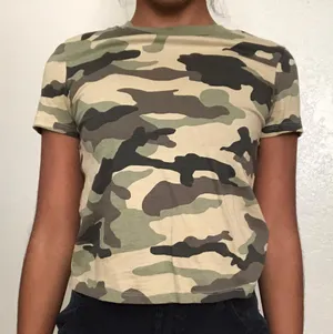 H&M Camo Tee thumbnail 1