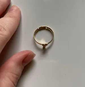 Gold Y Ring thumbnail 1