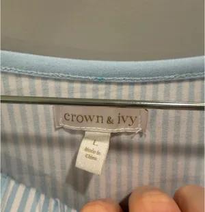 Crown & Ivy Vertical Striped Short Sleeve Top and Shorts Pajama Set White and Blue thumbnail 5