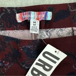 Urban Outfitters Women’s Burgundy Patterned Pull On Pants Size M NWT thumbnail 5