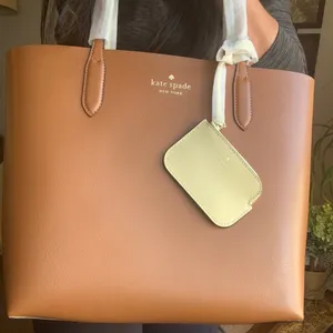 Authentic KATE SPADE Pebbled leather REVERSIBLE Open tote with zip coin thumbnail 13