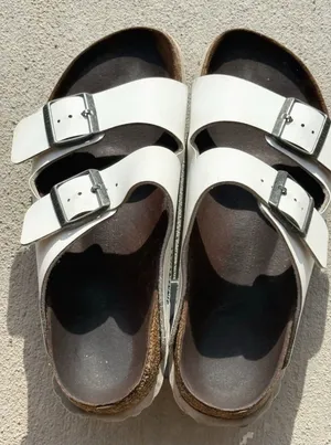 Birkenstock Arizona Unisex White Birko-Flor Sandals EU 39⁠ Cork Slide Buckle⁠ thumbnail 1