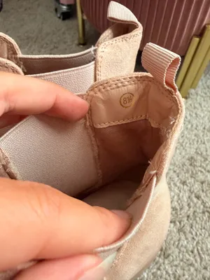 Boots Pink Size 8 thumbnail 3