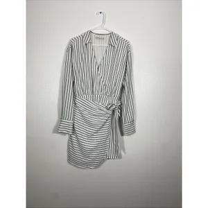 Abercrombie & Fitch White and Black Striped Wrap Mini Dress Size MT thumbnail 4