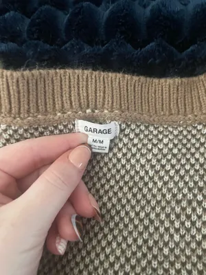 Garage V-Neck sweater vest thumbnail 2