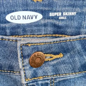 NWT Old Navy Super Skinny‎ Ankle Jeans Mid-Wash Stretch Denim 2 thumbnail 3