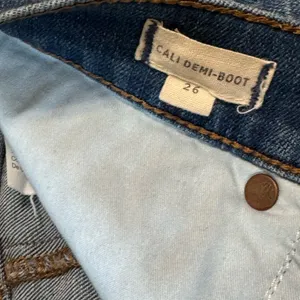 Madewell Cali Demi Boot Jeans size 26 thumbnail 8