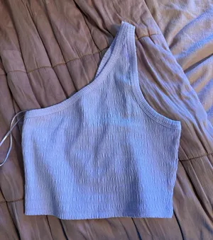 American Eagle Top Crop thumbnail 1