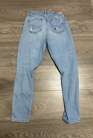 American Eagle Ripped Mom Jeans High-Rise thumbnail 2