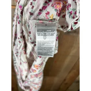 Old Navy White Floral Paisley Rayon Flutter Sleeve Button V-Neck Blouse Boho M thumbnail 7