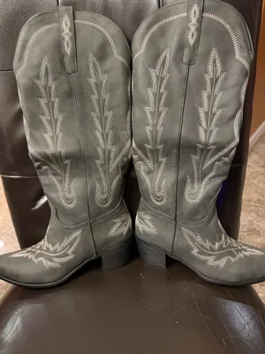 Boots Gray Size 8 thumbnail 3