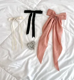 Lot of hair bow accessories and pearl heart clip thumbnail 1