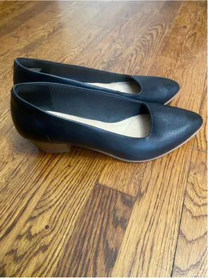 Clarks Sense35 Leather Low Heel Pumps Court Black Pointed Toe Quiet Luxury 9.5 M thumbnail 2