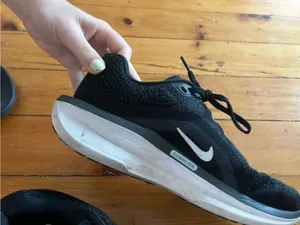 Nike Winflo 11 Road Running Shoes black 8 women’s thumbnail 3