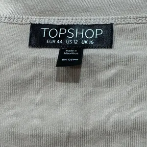 Topshop Light Pink Cropped Button Up Long Sleeve Top Women’s 12 thumbnail 3