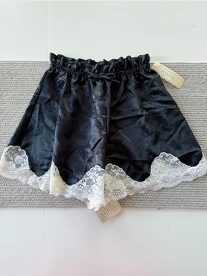 Vintage Natori Black High Waist Satin Shorts with White Lace Trim Sz Small NWT thumbnail 2