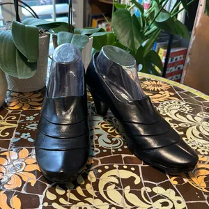 PAUL GREEN BLACK LEATHER PUMP HEEL Sz: 6.5 thumbnail 2