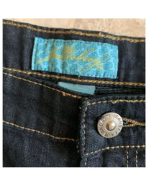 Embroidered dark wash jeans thumbnail 8