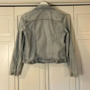 Levi’s cotton denim jacket with white embroidered flowers M thumbnail 9