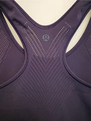Lululemon Black Reveal Racerback Tank Size 8 thumbnail 4