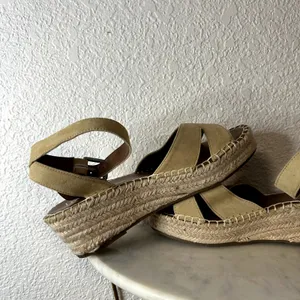 Franco Sarto Pellia Womens Suede Ankle Sandals Womens Size 7.5 Tan Brown thumbnail 4