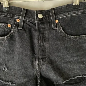 Levi's Premium 501‎ sz 26 gray distressed jean shorts thumbnail 2