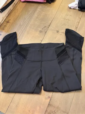 Lululemon Size 2 crop leggings - 2 pairs!!! - black thumbnail 2