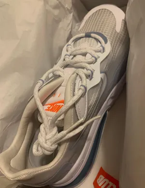 Nike Air Max 270 React thumbnail 3
