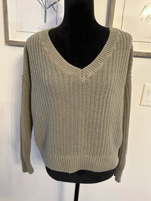 Victorias Secret PINK x Forenza Olive Green Shaker Sweater Size Small V-Neck thumbnail 1