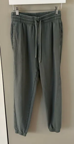 Aerie the Chill Jogger in Khaki Green Fleece Size Women’s XXS thumbnail 1
