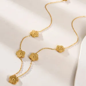 Gold Clovers Station Necklace thumbnail 3