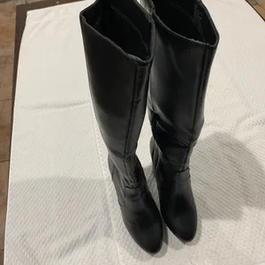 SHOEDAZZLE Elegant Black Knee-High Women's Boots thumbnail 2