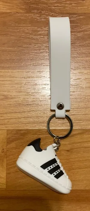Sneaker Shoe‎ Keychain thumbnail 1