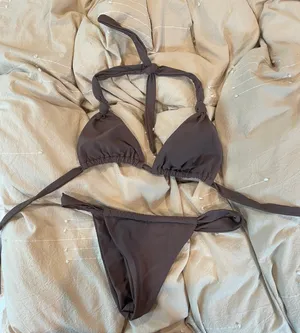 Amazon Bikini thumbnail 1