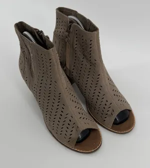 TOMS Majorca Taupe Suede‎ Perforated Peep Toe Booties Womens Heel Shoes thumbnail 1