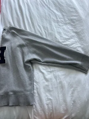 Grey V-Neck Tommy Hilfiger Sweater with H patch  thumbnail 4