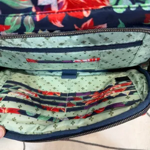 Lug Crossbody‎ Bag Medium Navy Floral Quilted Multi-Pocket Travel Purse thumbnail 9